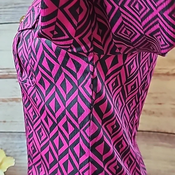 NEW DANA BUCHMAN CRANBERRY & BLACK LONG ROLL TAB SLEEVE BUTTON UP BLOUSE - Picture 4 of 16